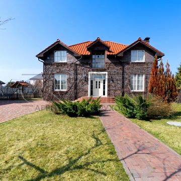 Центральна вул.