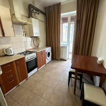 Машинобудівників вул., 1-Б