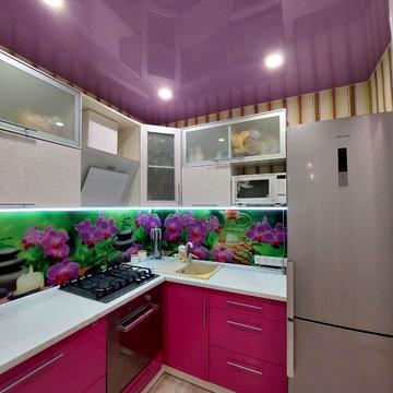 Світла вул., 2