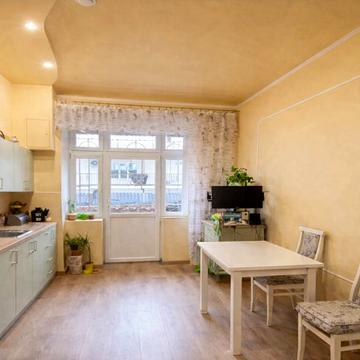 Юліана Опільського вул., 6