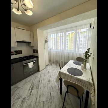 Яблунева вул., 11