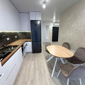 Юліана Пелеша вул., 3