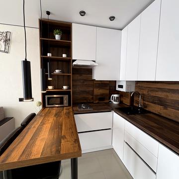 Поліська вул., (Будинок 7)