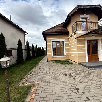 Центральна, 111