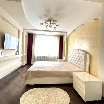 Львівська вул., 8