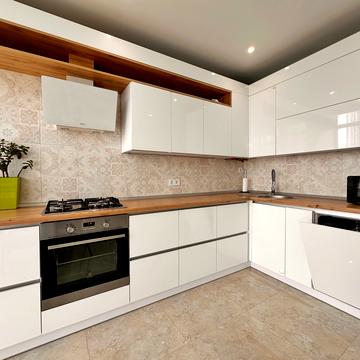 Липова Алея вул., 13