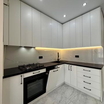 Мартинова просп., (вул. Радісна, 6)