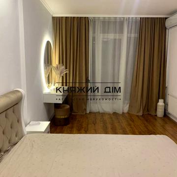 Івана Крамського вул., 9