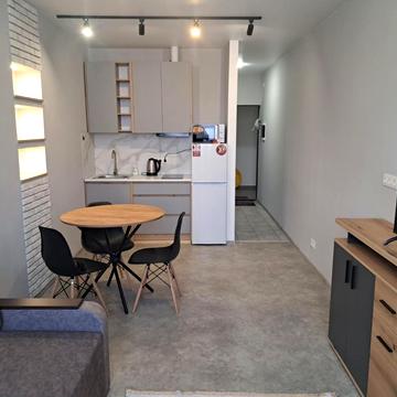 Магістральна вул., 33