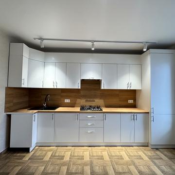 Приозерна вул., 38