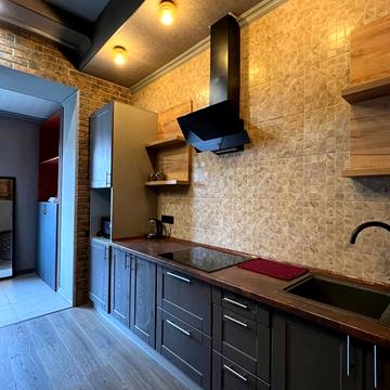 Пантелеймонівська вул., 12