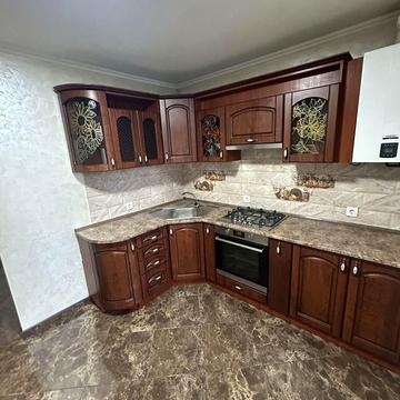 Коновальця вул., 12