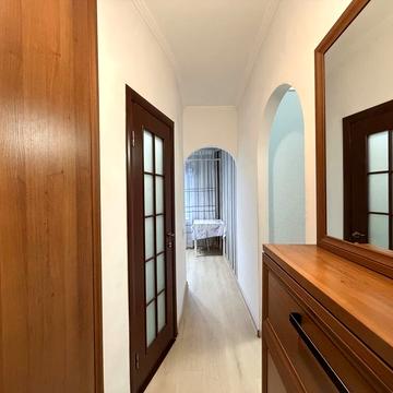 Набережна вул., 10