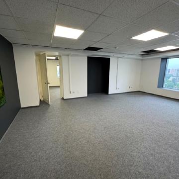 Шовковична вул., 42