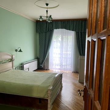 Євгена Чикаленка вул. (Пушкінська), 1-3/5