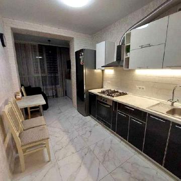 Героїв Небесної Сотні просп., 30/2