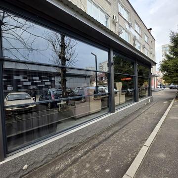 Логінова вул., 1