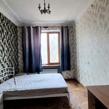 Зимових Походів вул. (Симбірцева), 1