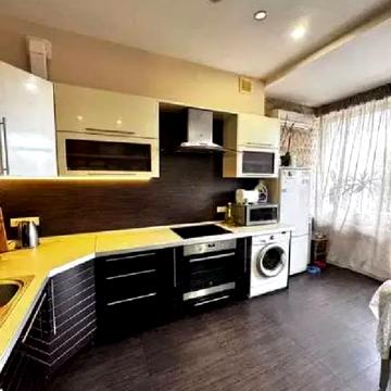 Літературна вул., 1а