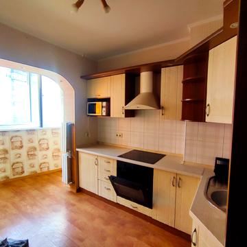 Академіка Корольова вул., 122