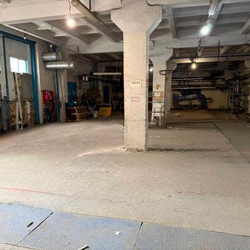 Журналістів вул., 1