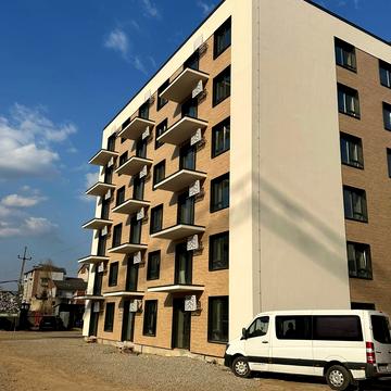 Євгена Коновальця вул., (Будинок 4)