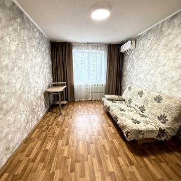 Тополина вул., 22