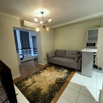 Двірська вул., 32