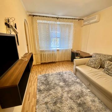 Академіка Корольова вул., 10-В