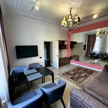 Пантелеймона Куліша вул., 11