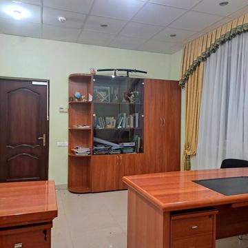 Дністерська вул., 8