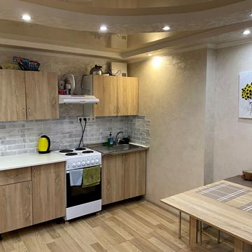 Ярослава Баїса вул. (Володимира Висоцького), 17