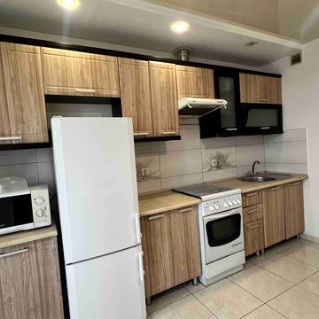 Степана Бандери просп., 36