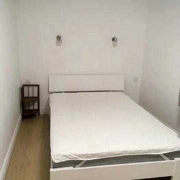 Кастелівка вул., 5