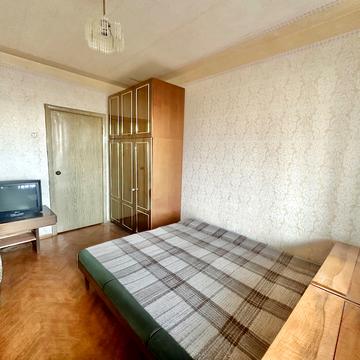 Велика Китаївська вул., 10