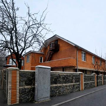 Лесі Українки вул., 41