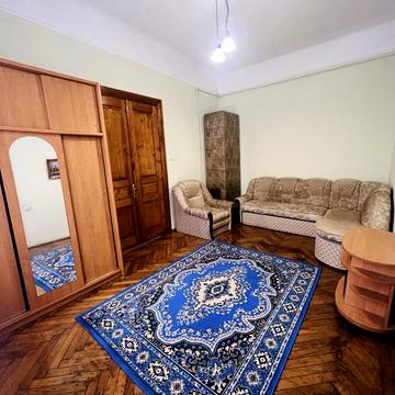 Пантелеймона Куліша вул., 4