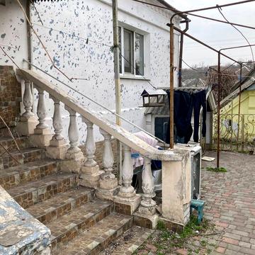 Доблесна вул., 49