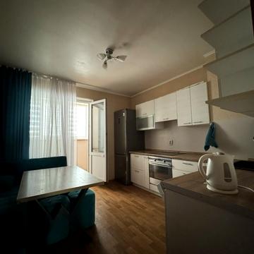 Григорія Ващенка вул., 1