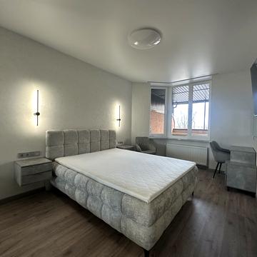 Клубна вул., 10