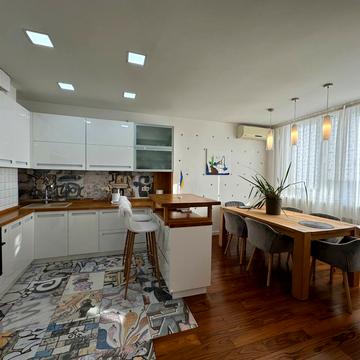 Урлівська вул., 40