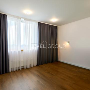 Академіка Заболотного вул., 15-Б