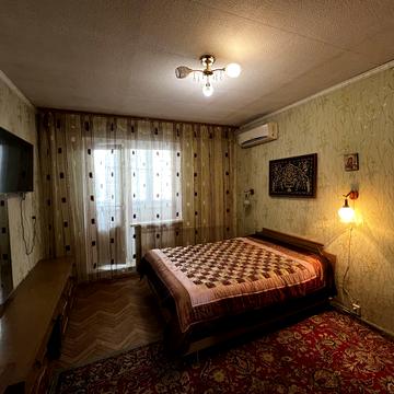 Княжий Затон вул., 12