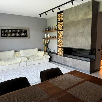 Центральна вул.