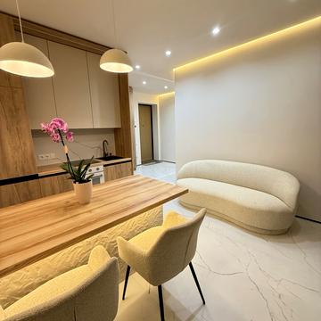 Тиводара Легоцького вул., 80