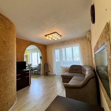 Героїв просп., 4