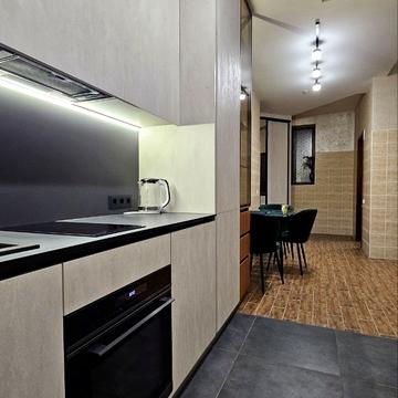 Новгородська вул., 21