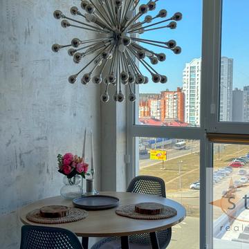 Незалежності вул., 7-Б