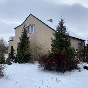 Центральна, 1