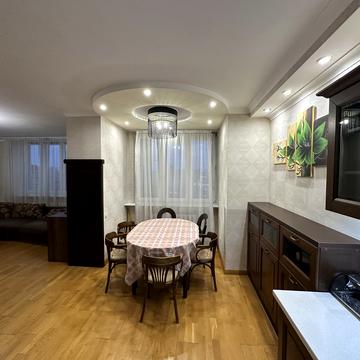 Срібнокільська вул., 1